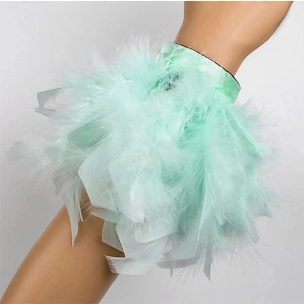 Menthol feathers for nail art photography