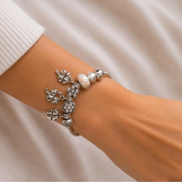 Bracelet with pendants